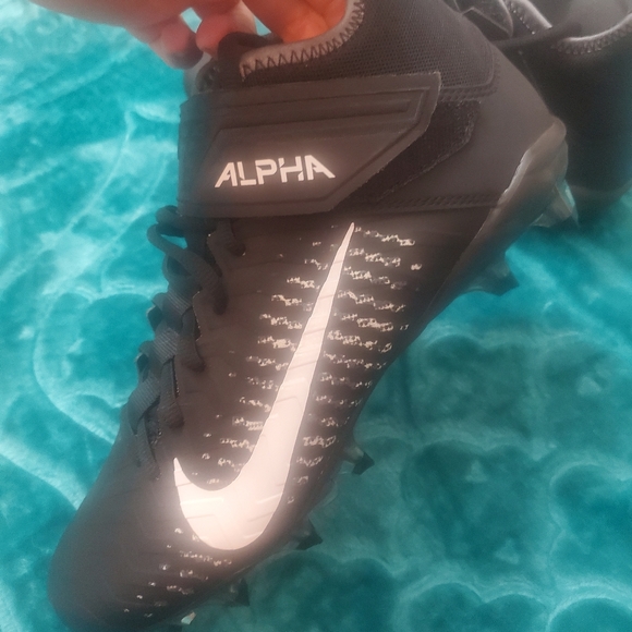 Nike football shoes - Picture 3 of 7